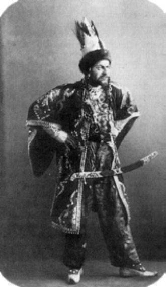 В. Р. Петров в роли Кончака